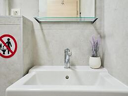 Palm Tree Apartments