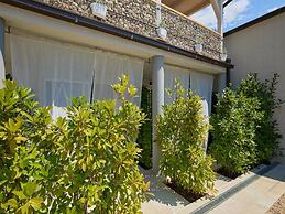 Palm Tree Apartments