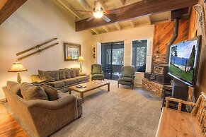 Eagle's Lake Retreat 4 Bedroom Condo by RedAwning