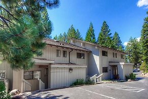 Eagle's Lake Retreat 4 Bedroom Condo by RedAwning