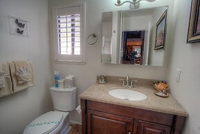 Eagle's Lake Retreat 4 Bedroom Condo by RedAwning