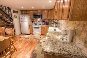 Eagle's Lake Retreat 4 Bedroom Condo by RedAwning