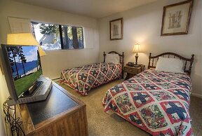 Eagle's Lake Retreat 4 Bedroom Condo by RedAwning