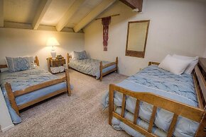 Eagle's Lake Retreat 4 Bedroom Condo by RedAwning