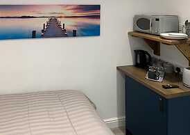 Cosy Twin or Double Studio Near Shearsby, England