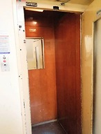 Magnificent Apartment Under the Acropolis