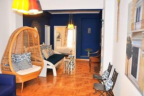 Magnificent Apartment Under the Acropolis