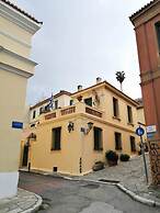 Magnificent Apartment Under the Acropolis