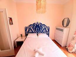 Magnificent Apartment Under the Acropolis