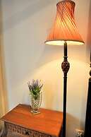 Magnificent Apartment Under the Acropolis