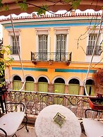 Magnificent Apartment Under the Acropolis