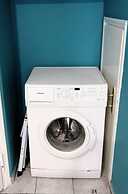 Magnificent Apartment Under the Acropolis