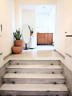 Magnificent Apartment Under the Acropolis