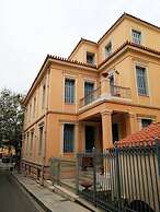 Magnificent Apartment Under the Acropolis