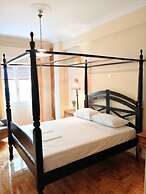 Magnificent Apartment Under the Acropolis