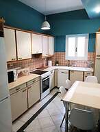 Magnificent Apartment Under the Acropolis