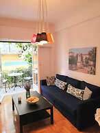 Magnificent Apartment Under the Acropolis