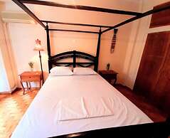 Magnificent Apartment Under the Acropolis