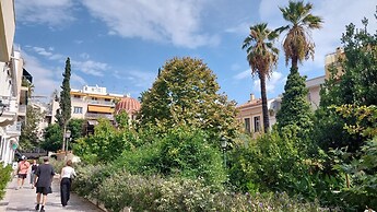 Magnificent Apartment Under the Acropolis