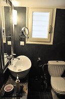 Magnificent Apartment Under the Acropolis