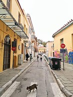 Magnificent Apartment Under the Acropolis