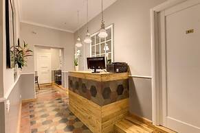 magenta collection navona