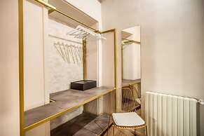 MAGENTA COLLECTION CAPRANICA