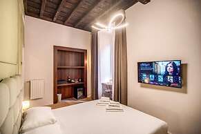 MAGENTA COLLECTION CAPRANICA