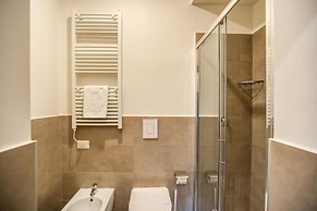 MAGENTA COLLECTION CAPRANICA