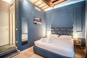 MAGENTA COLLECTION CAPRANICA