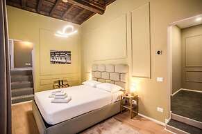 MAGENTA COLLECTION CAPRANICA