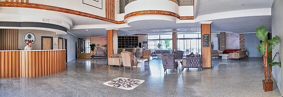 Clover Magic Park Side Otel