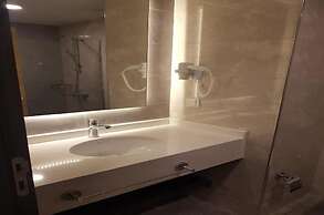 Clover Magic Park Side Otel