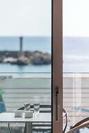 Skipper Beachfront Suites