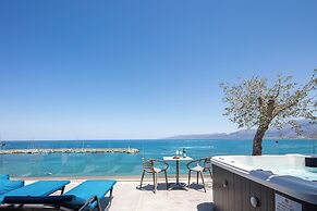 Skipper Beachfront Suites