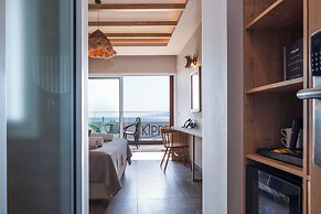 Skipper Beachfront Suites