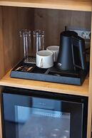 Skipper Beachfront Suites