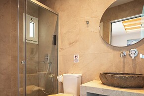 Skipper Beachfront Suites