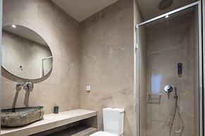 Skipper Beachfront Suites