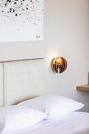 Skipper Beachfront Suites