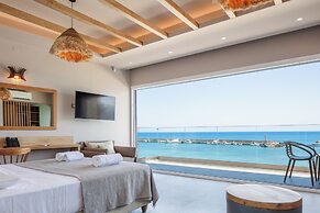 Skipper Beachfront Suites