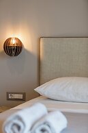 Skipper Beachfront Suites