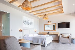 Skipper Beachfront Suites