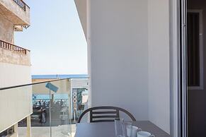 Skipper Beachfront Suites