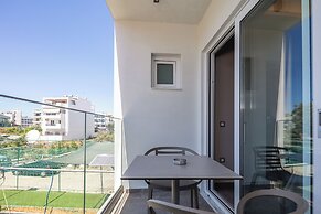 Skipper Beachfront Suites