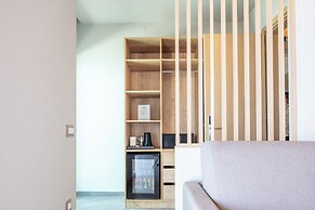 Skipper Beachfront Suites