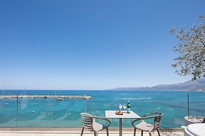 Skipper Beachfront Suites