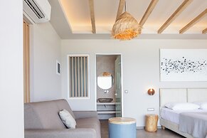 Skipper Beachfront Suites