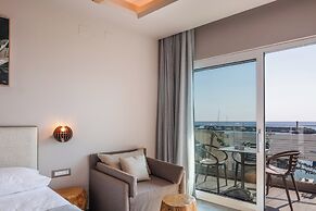 Skipper Beachfront Suites