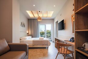 Skipper Beachfront Suites